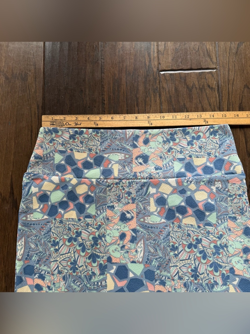 LuLaRoe women’s Blue Multi-Color Floral Mosaic Cassie Pencil Skirt size large - Picture 5 of 6